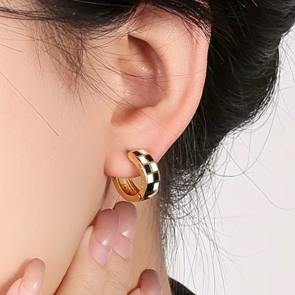 Black White Checkered Hoop Earrings‎ Retro Mod Statement